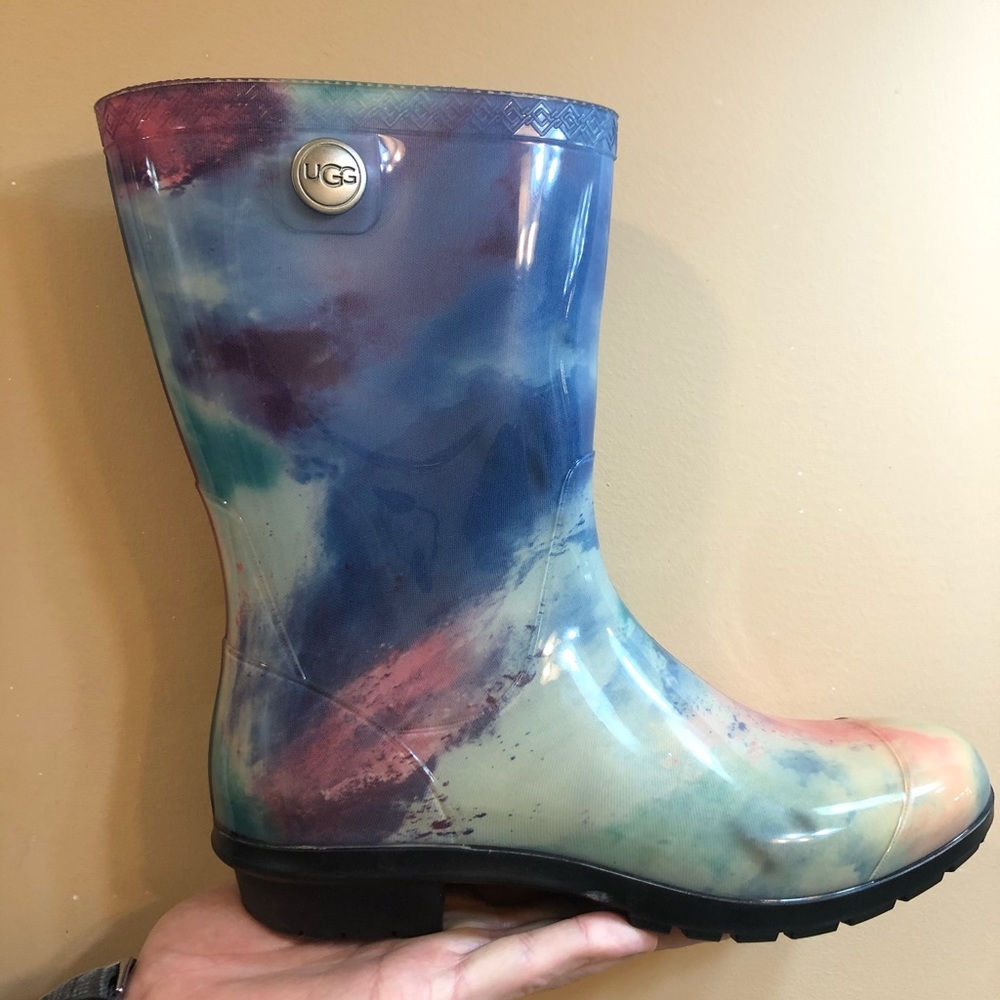 Size 9 Ugg rain boots. Never been worn!!